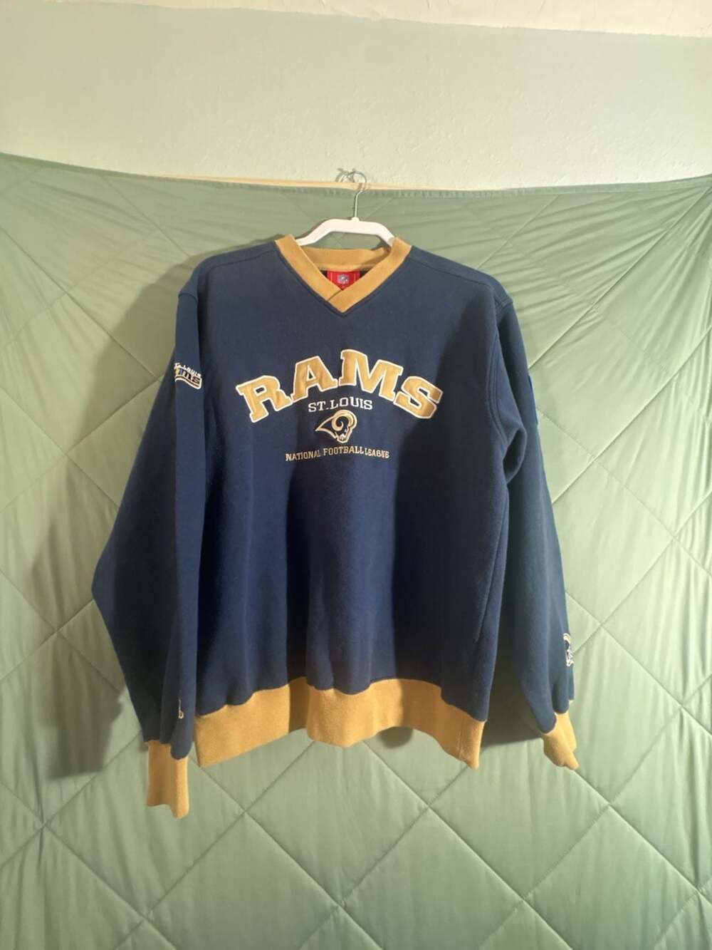 NFL St. Louis Rams Sweatshirt Size M Navy Blue Vintage Crewneck